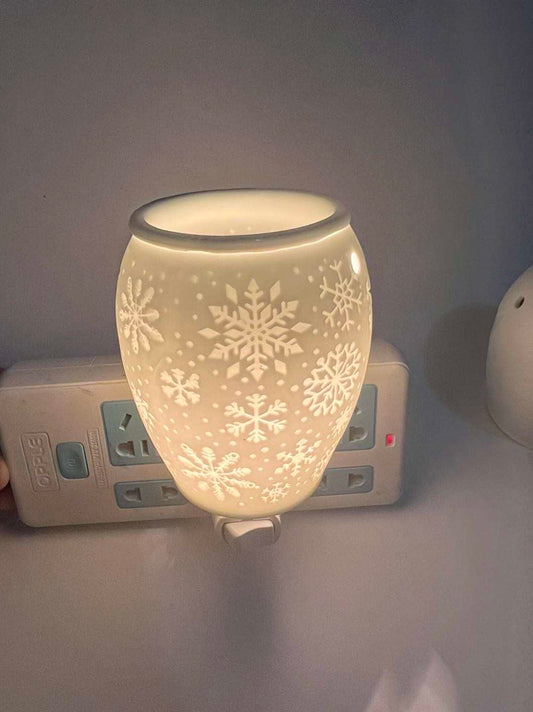 White Snowflakes Electric US Plug-in Wax Warmer / Oil Burner